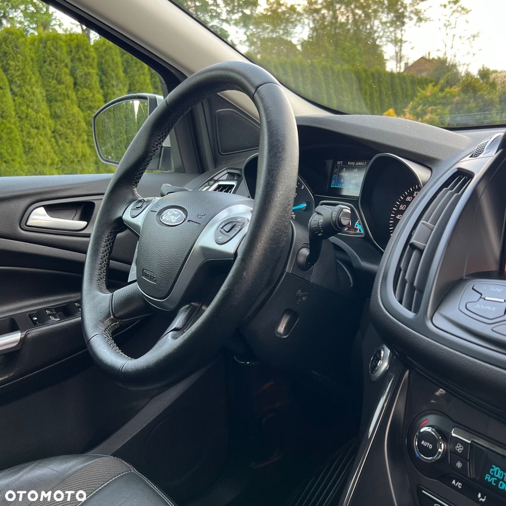 Ford Kuga 1.5 EcoBoost 2x4 Titanium - 29