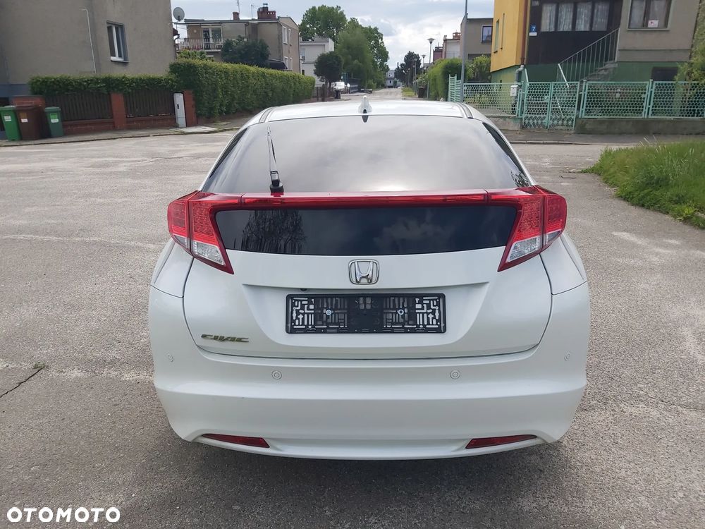 Honda Civic 1.8 i-VTEC Comfort Black Edition - 4