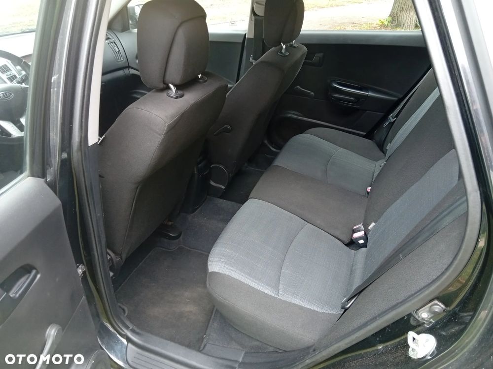 Kia Ceed - 15