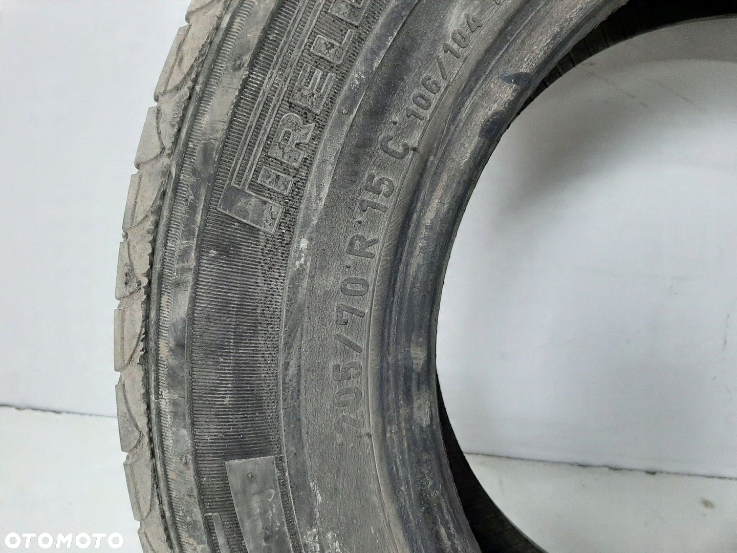 OPONY LETNIE PIRELLI CHRONO 205/70R15C 106/104R DOT 2009 BIEZNIK 8MM - 5