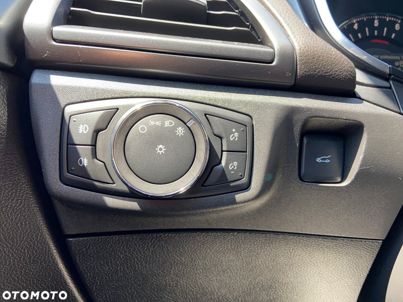 Ford Mondeo 2.0 TDCi Titanium PowerShift - 14
