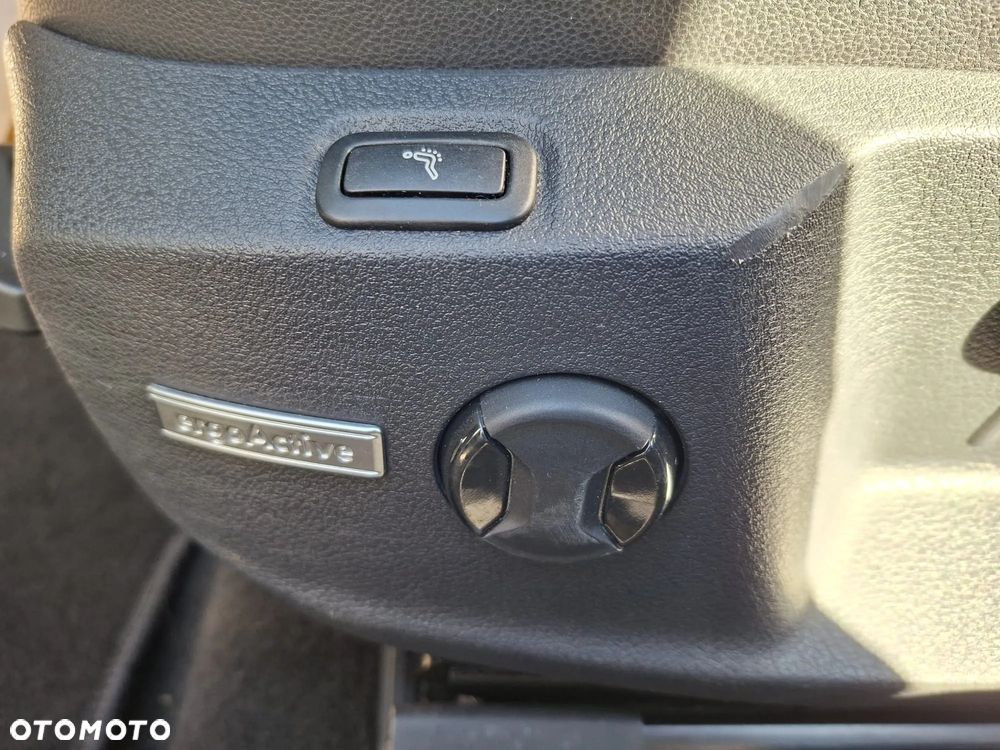 Volkswagen Golf 2.0 BlueTDI Highline - 34