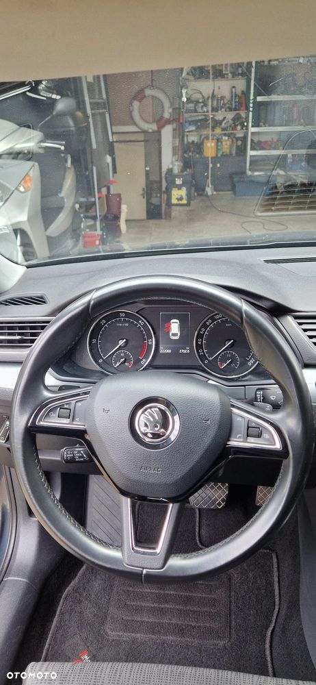 Skoda Superb 2.0 TDI DSG Ambition - 6