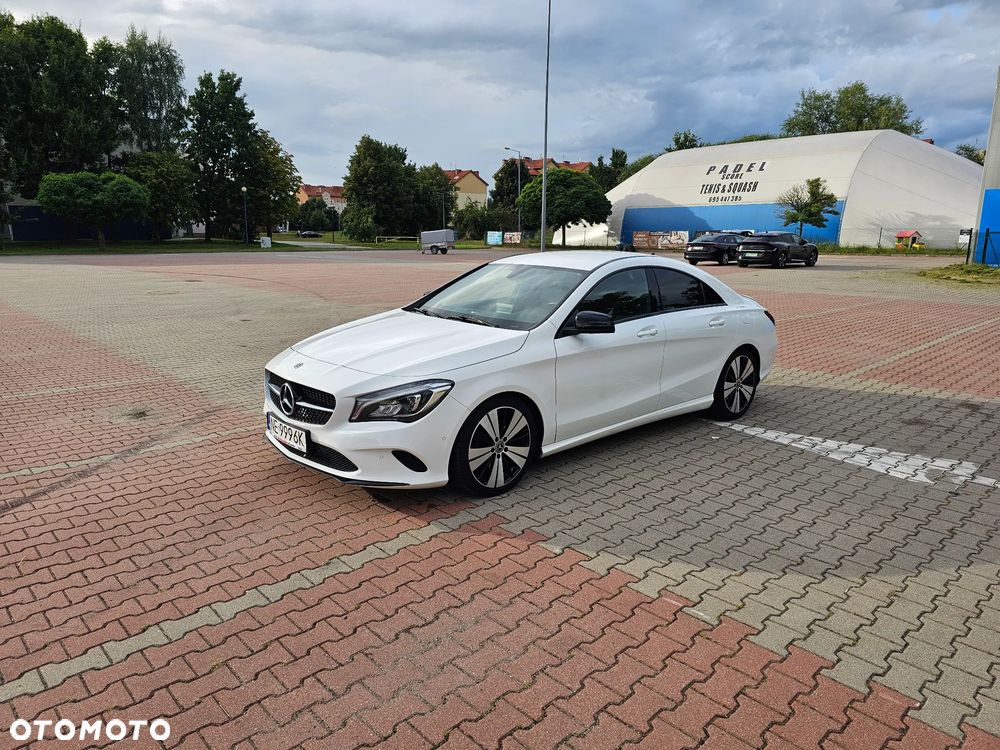 Mercedes-Benz CLA 200 7G-DCT - 3