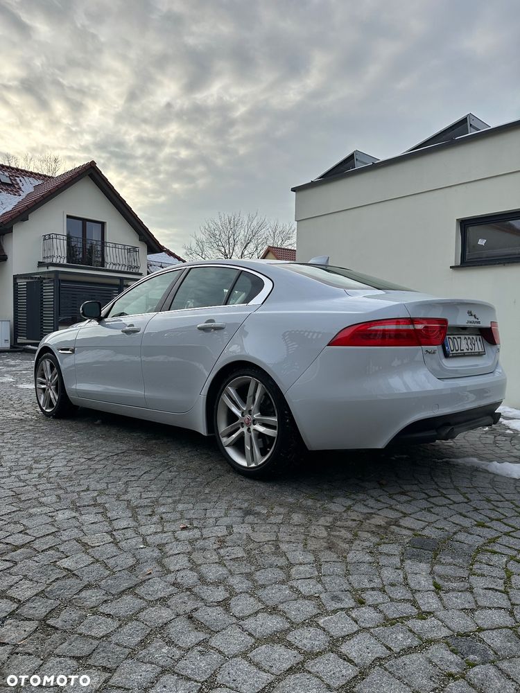 Jaguar XE - 5
