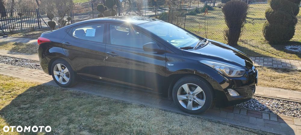 Hyundai Elantra 1.6 Comfort - 9