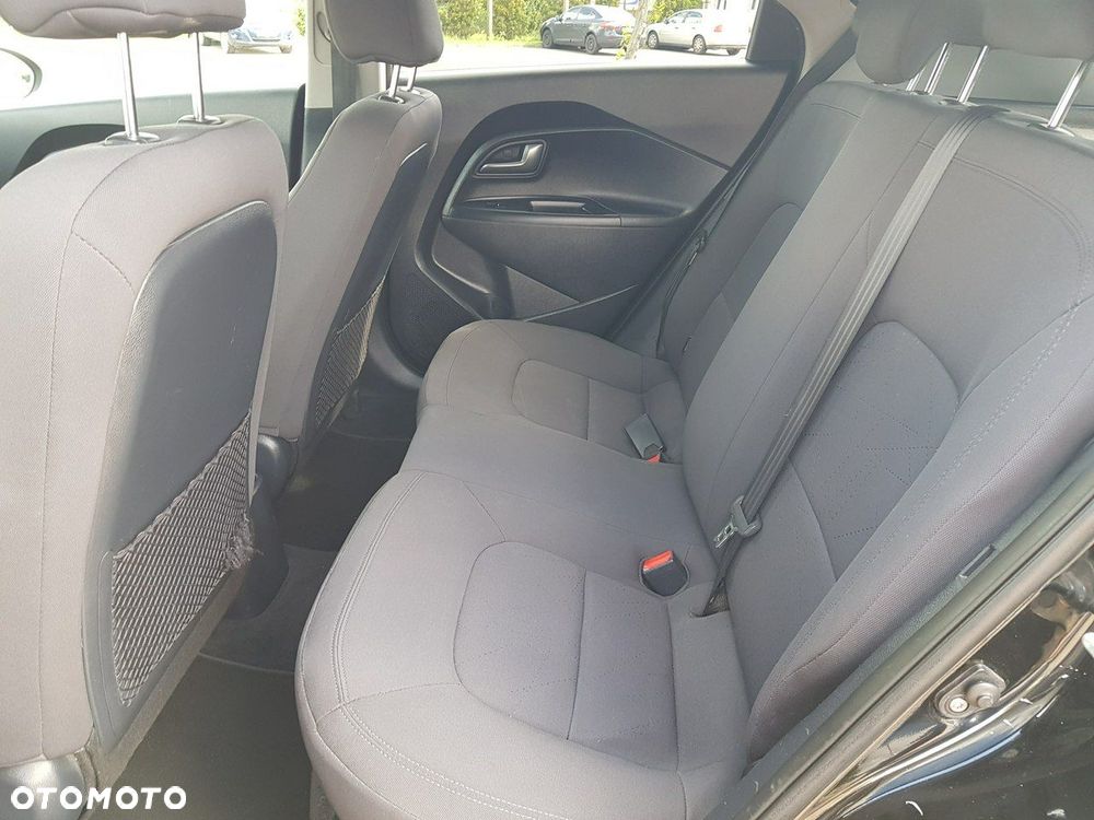 Kia Rio 1.4 Fifa World Cup Edition - 11