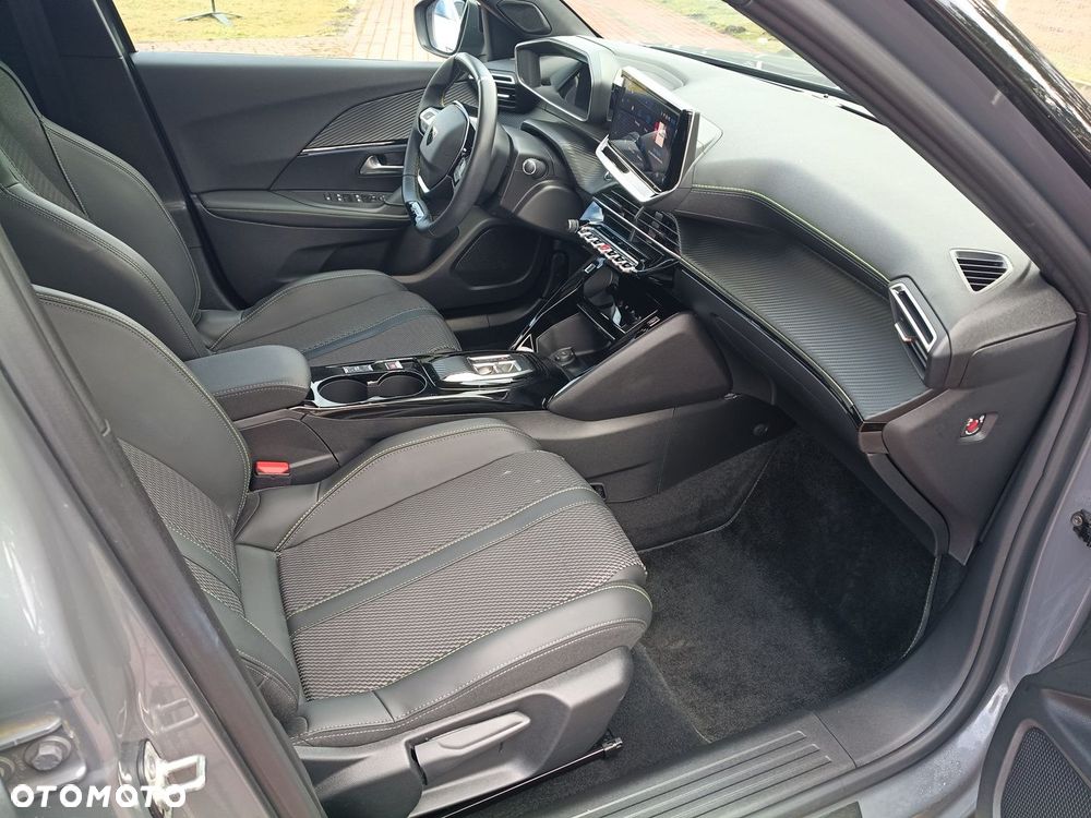 Peugeot 2008 - 8