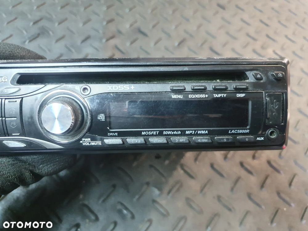 Radioodtwarzacz samochodowy LG o mocy wyjściowej 4 x 50 LG LAC5800R - 3