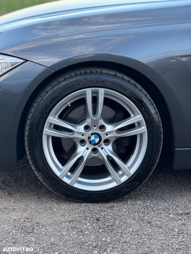 BMW Seria 3 320d Sport-Aut. Blue Performance Sport Line - 28