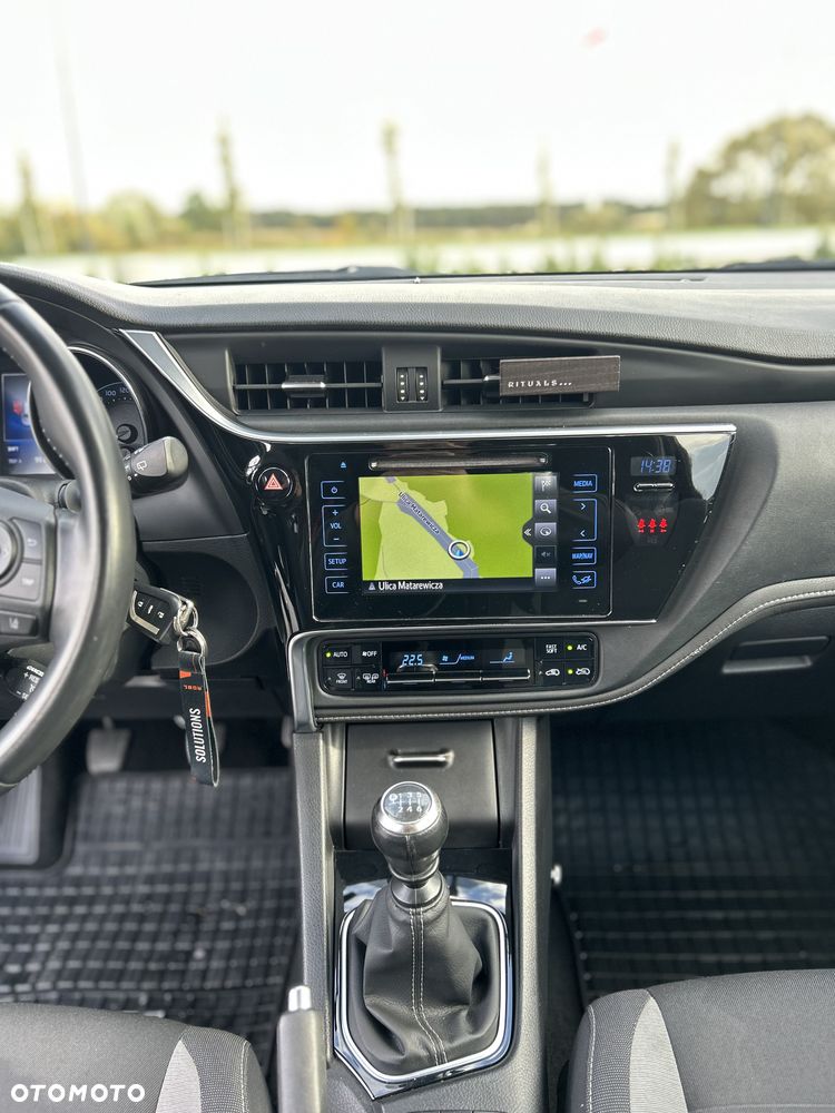 Toyota Auris - 12