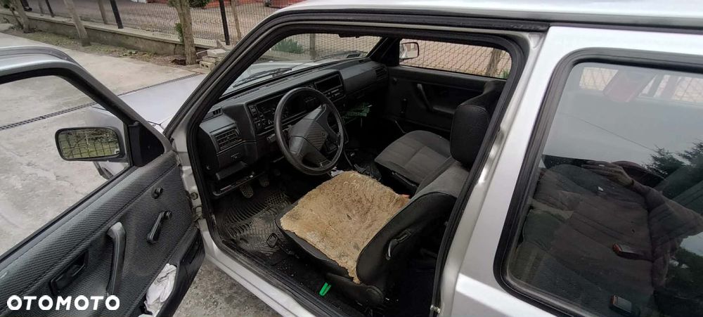 Volkswagen Golf 1.6 CL - 7