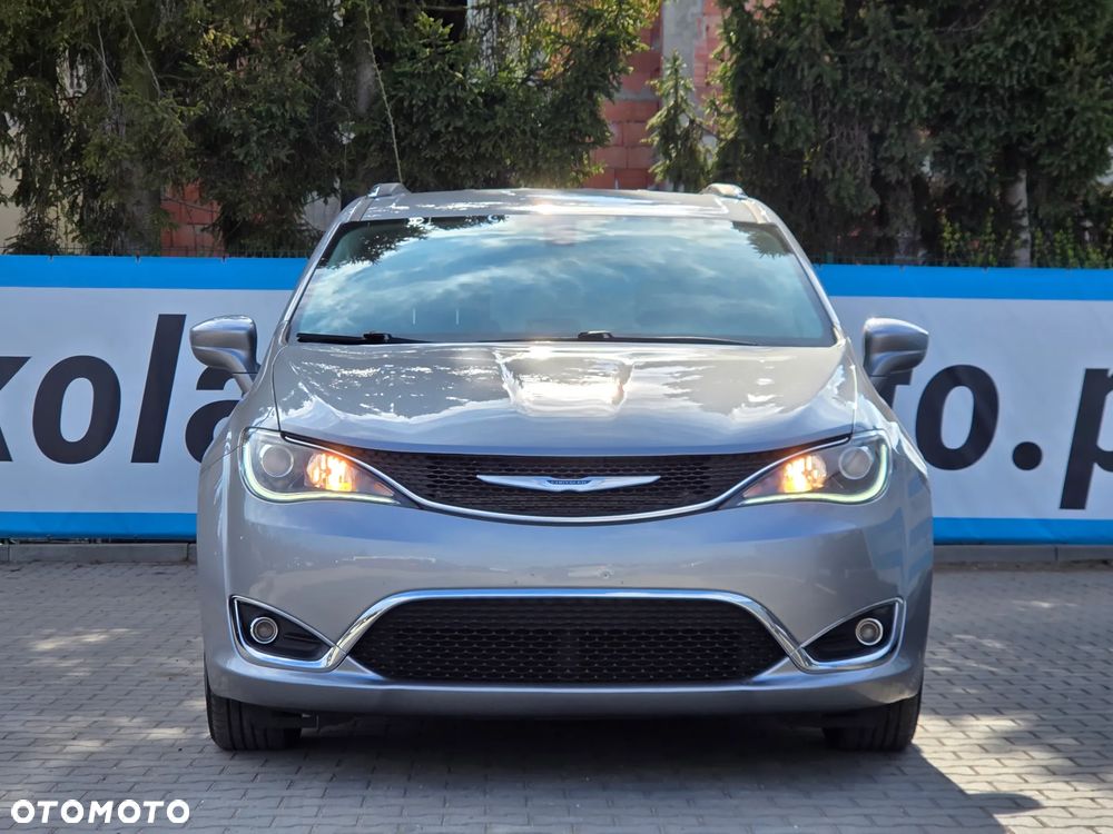 Chrysler Pacifica - 5