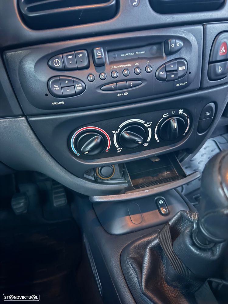 Renault Mégane 1.4 16V Air - 7