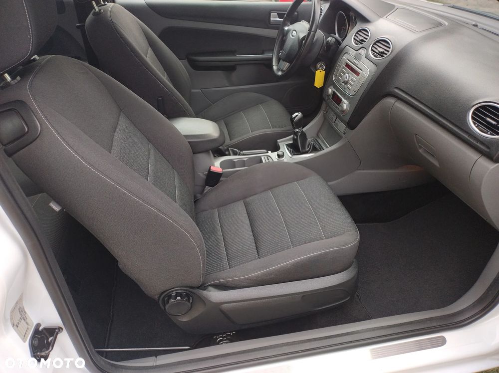 Ford Focus 2.0 16V Sport - 18