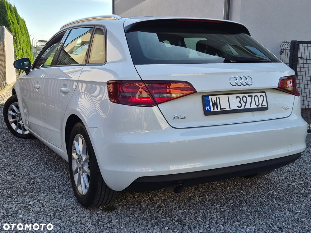 Audi A3 Sportback 1.6 TDI Ambiente - 4