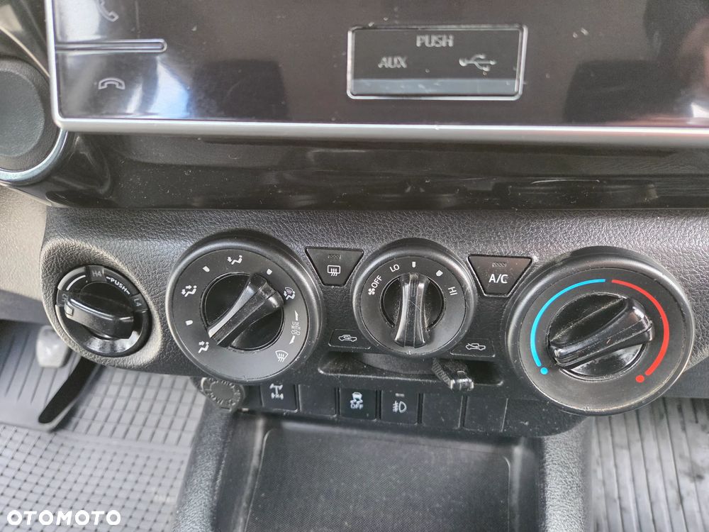 Toyota Hilux 2.4 D-4D Double Cab DLX 4x4 - 29