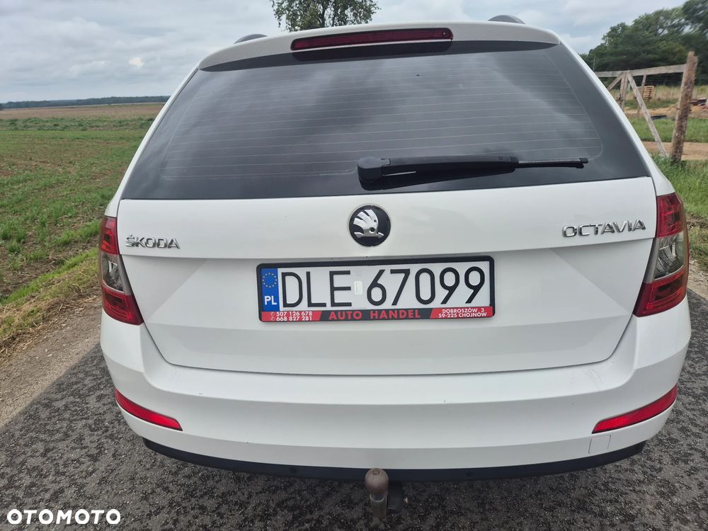 Skoda Octavia 1.6 TDI DPF DSG Elegance - 4