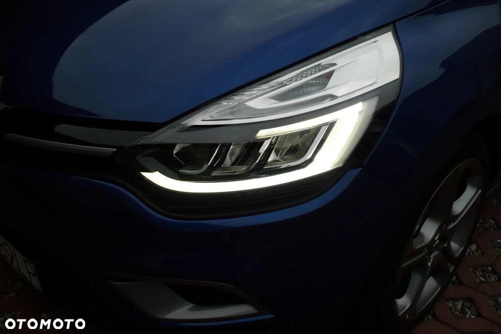 Renault Clio - 27