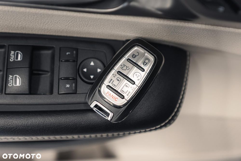 Chrysler Pacifica - 39