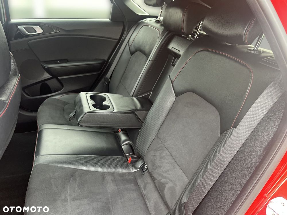 Kia ProCeed 1.6 T-GDI GT DCT - 16