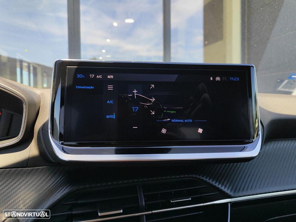 Peugeot 208 1.2 Hybrid Allure e-DCS6 - 20