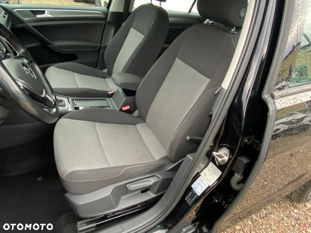 Volkswagen Golf - 29