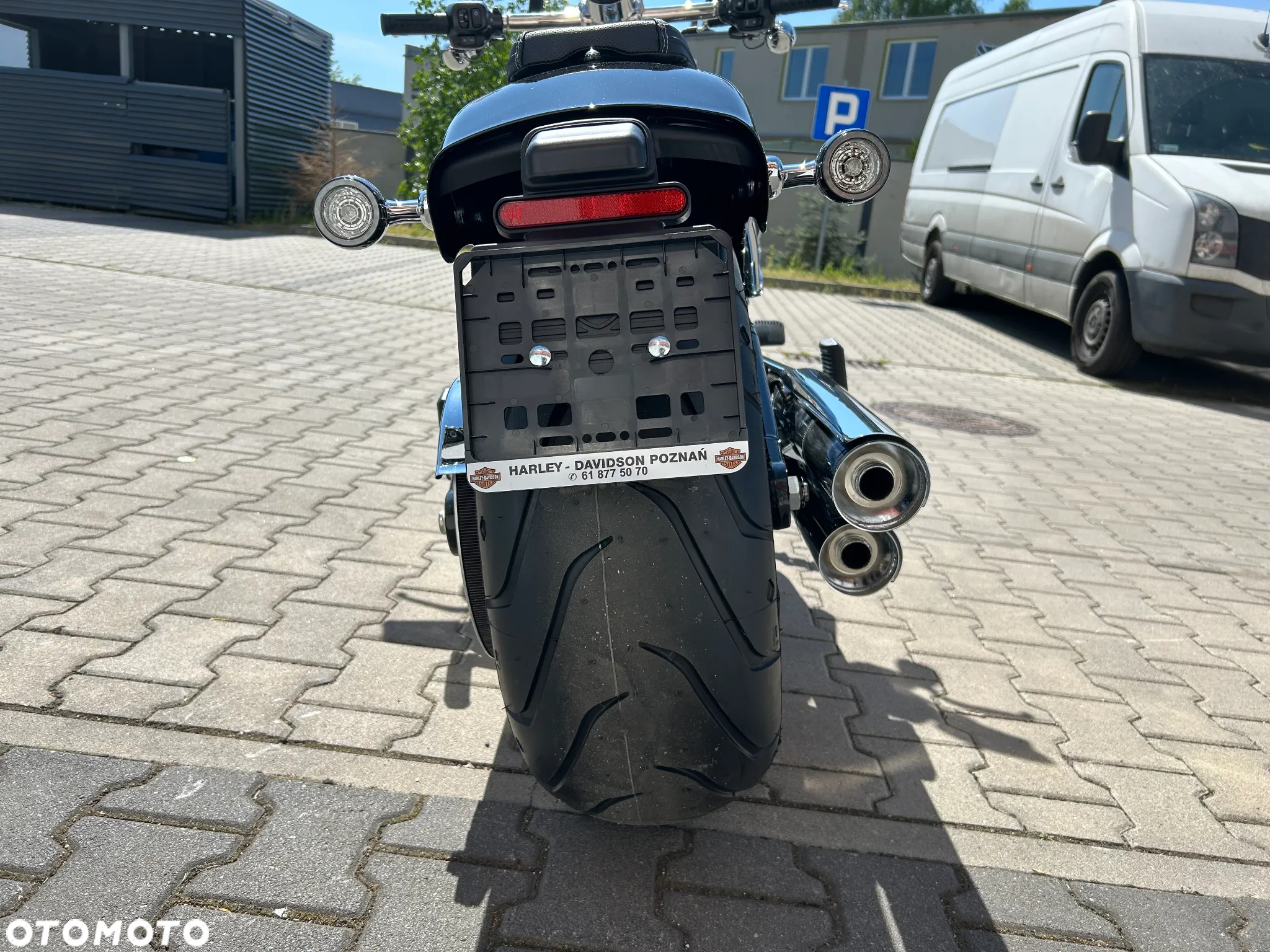 Harley-Davidson Softail Breakout - 13