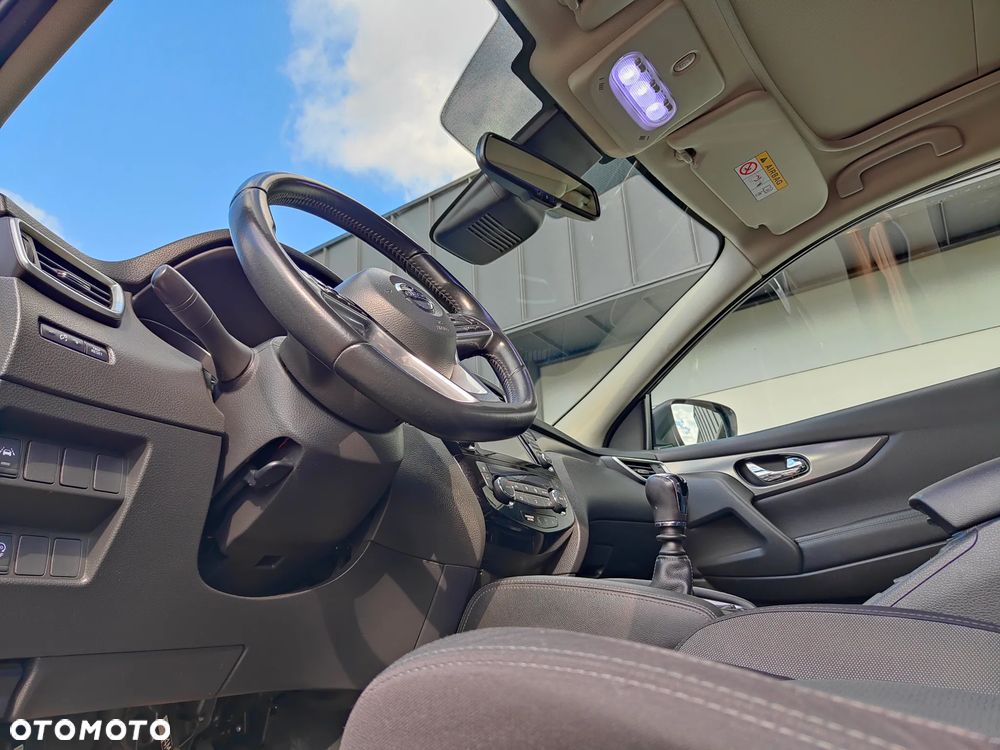 Nissan Qashqai 1.5 dCi N-Connecta - 17
