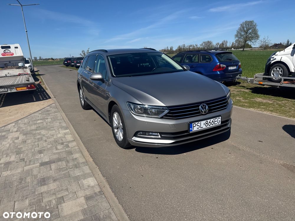 Volkswagen Passat 2.0 TDI SCR DSG Trendline - 2