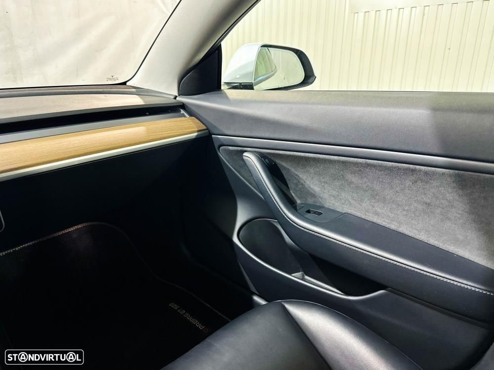 Tesla Model 3 Performance Dual Motor AWD - 25