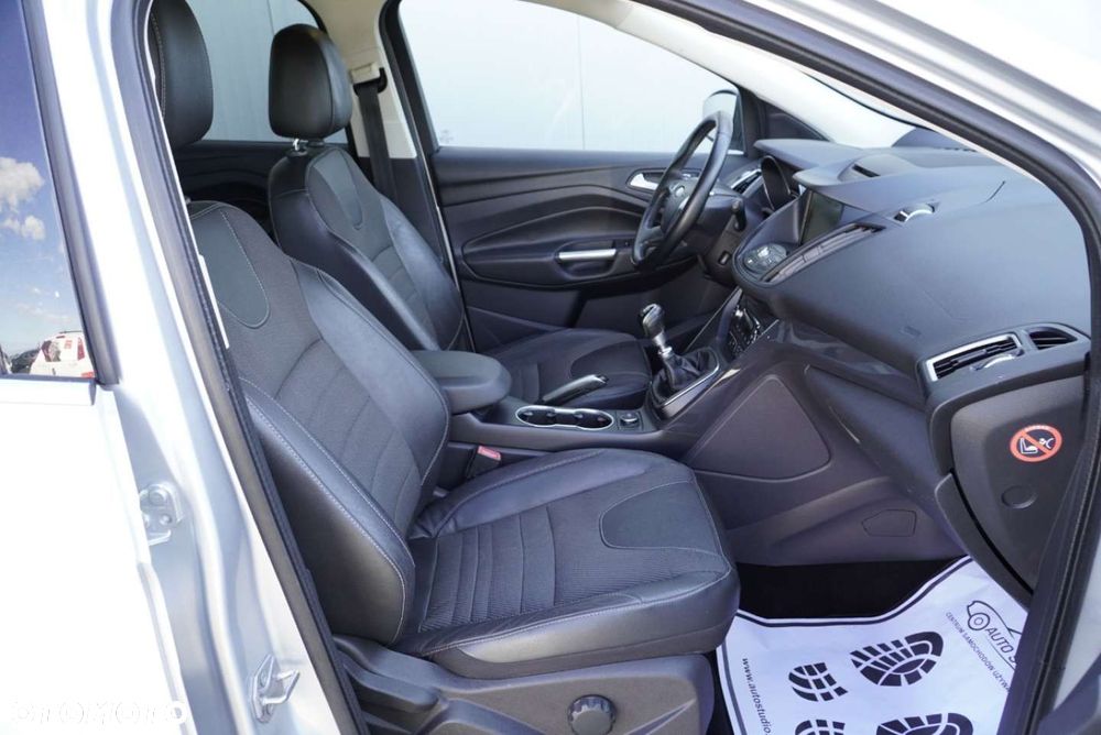 Ford Kuga 2.0 TDCi 2x4 Titanium - 6