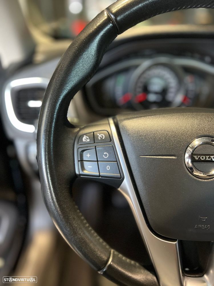 Volvo V40 Cross Country 2.0 D3 - 20