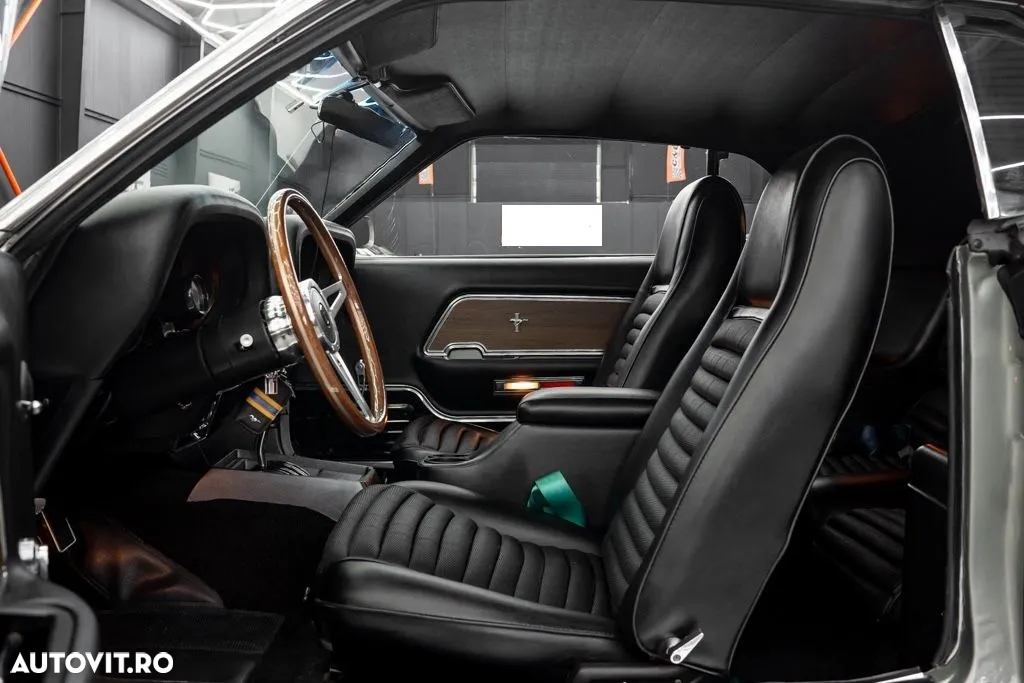 Ford Mustang - 6