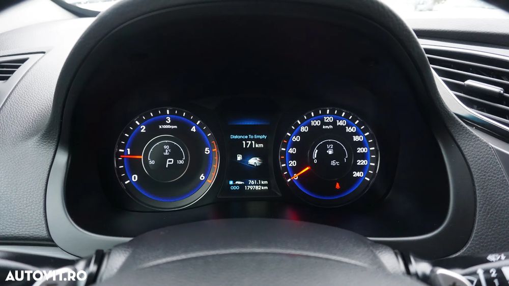 Hyundai i40 i40cw 1.7 CRDi Automatik Fifa World Cup Edition Gold - 20