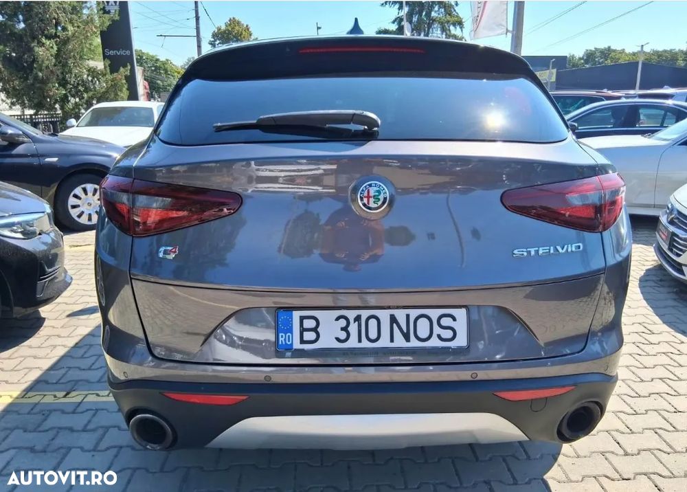 Alfa Romeo Stelvio 2.0 Turbo AWD AT8 First Edition - 4