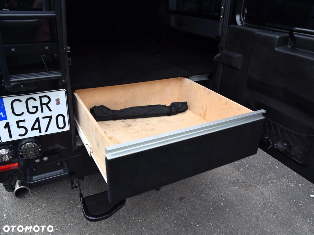 Land Rover Defender - 15
