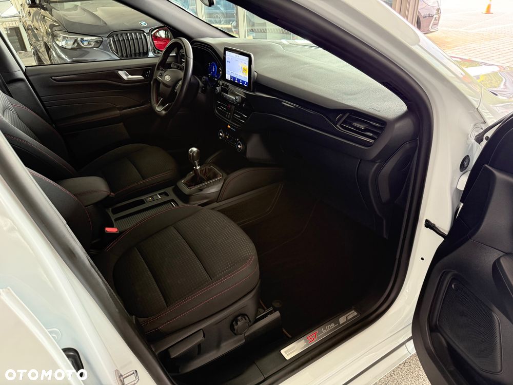 Ford Kuga 2.0 EcoBlue mHEV FWD ST-Line - 32