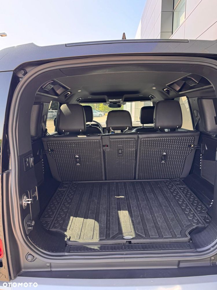 Land Rover Defender 110 D200 SE - 13