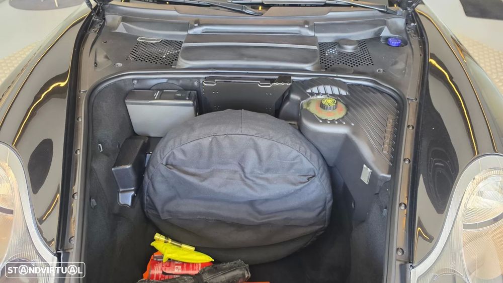 Porsche 911 (996) Carrera - 23