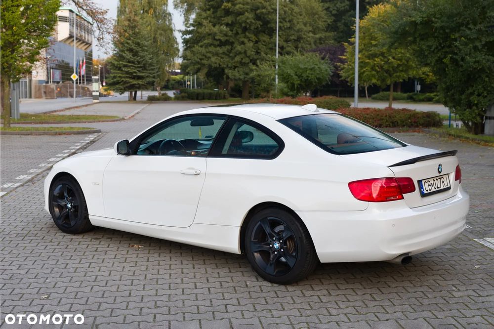 BMW Seria 3 320i - 2