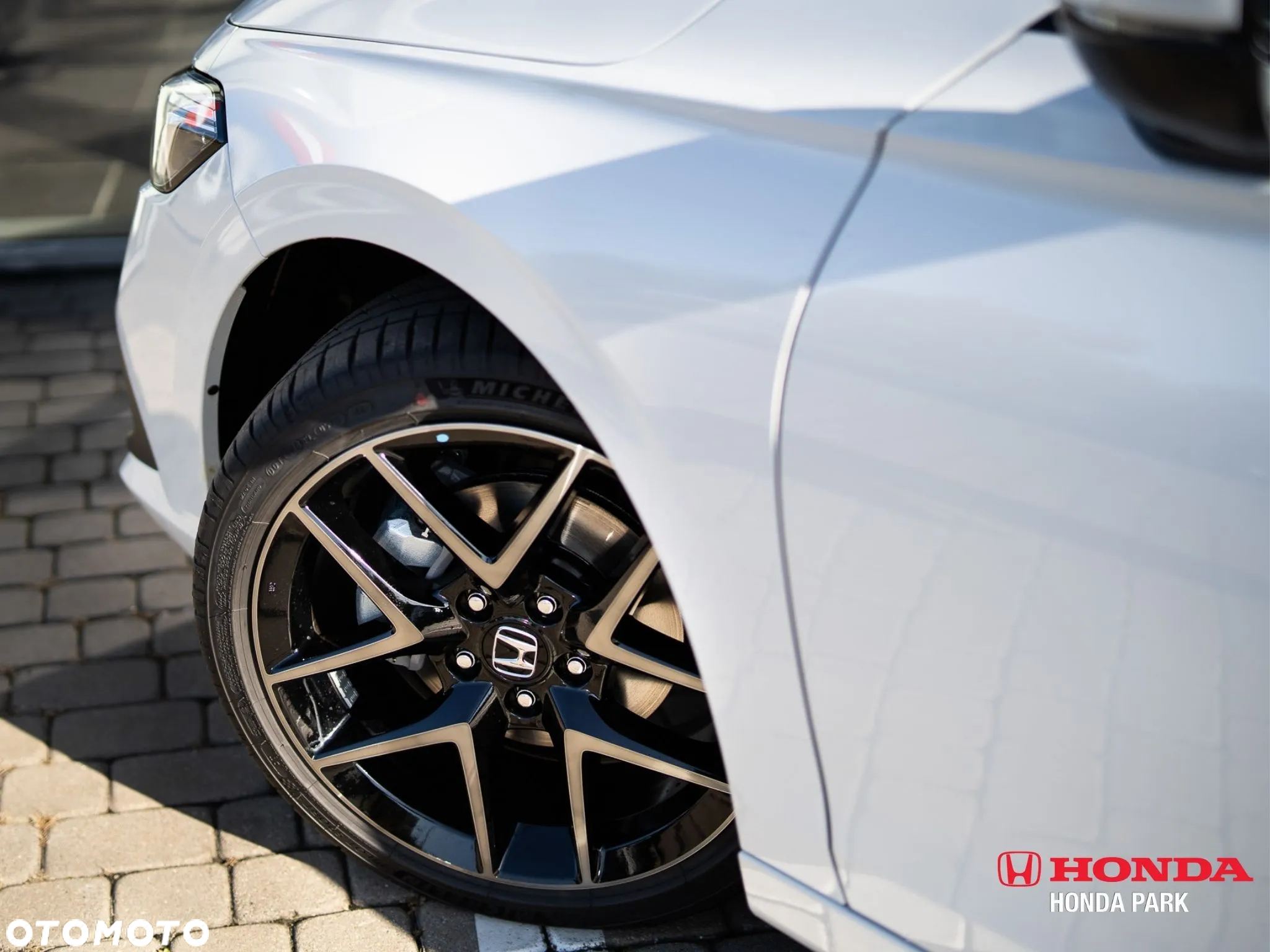 Honda Civic 2.0 i-MMD Advance BSI CVT - 10
