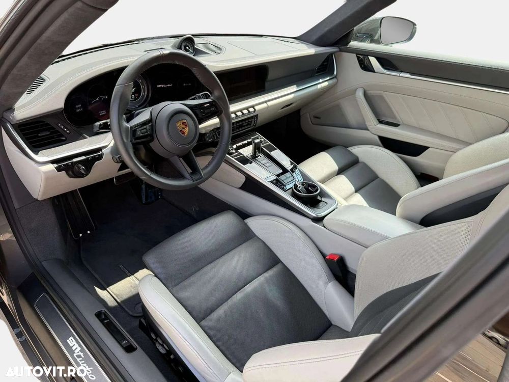 Porsche 911 Turbo - 9