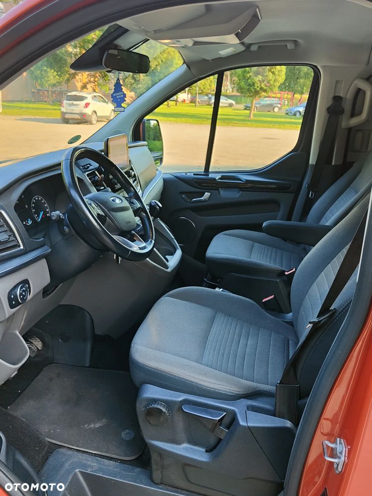 Ford Tourneo Custom 2.0 EcoBlue L2 Titanium - 11
