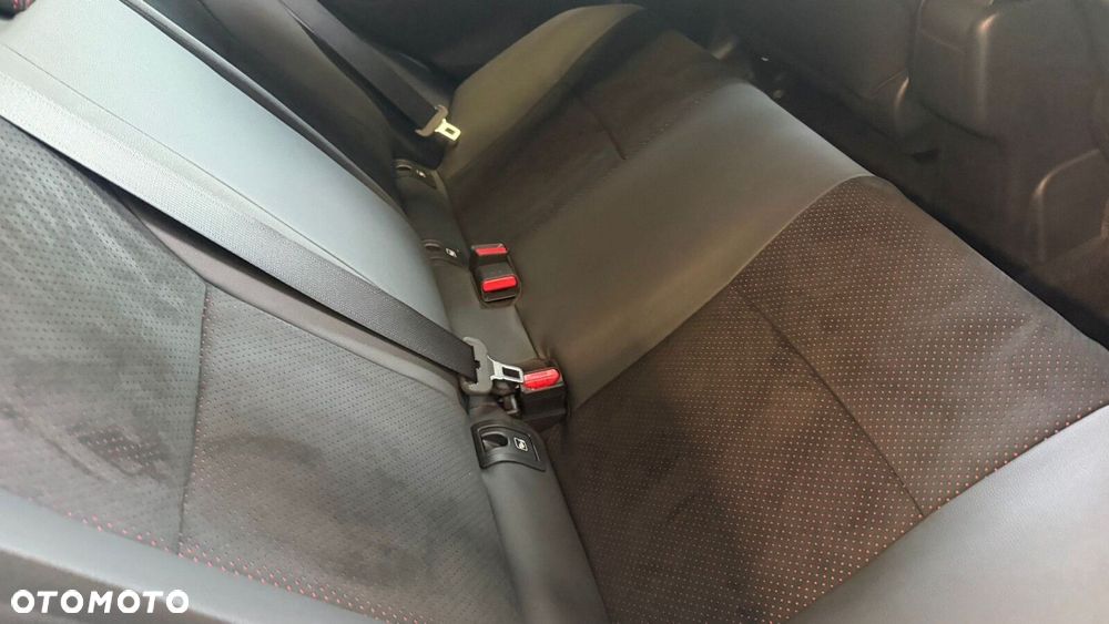 Toyota Yaris - 32