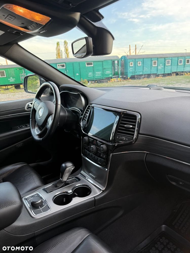 Jeep Grand Cherokee - 14