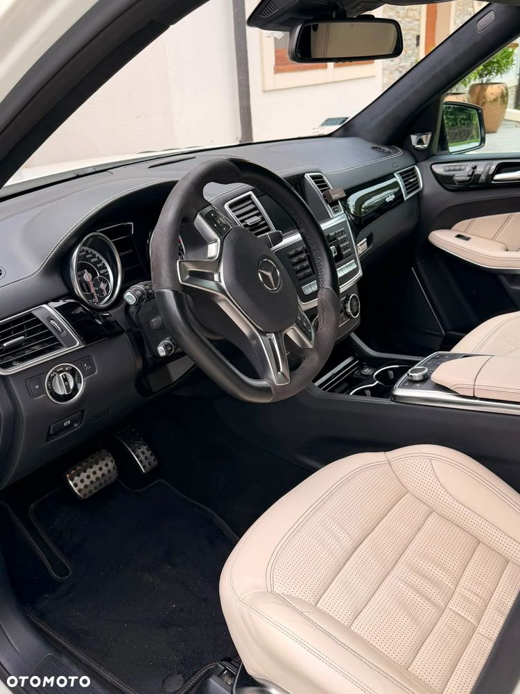 Mercedes-Benz GL 63 AMG - 11