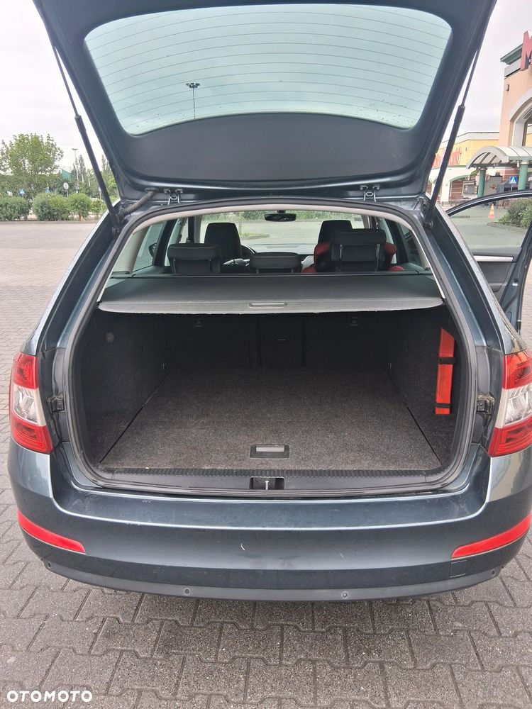 Skoda Octavia 2.0 TDI (Green tec) DSG Joy - 10