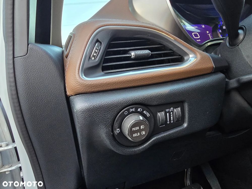 Chrysler Pacifica - 31