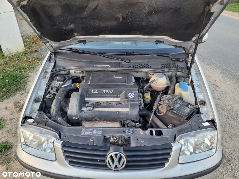 Volkswagen Polo 1.4 16V Comfortline - 16